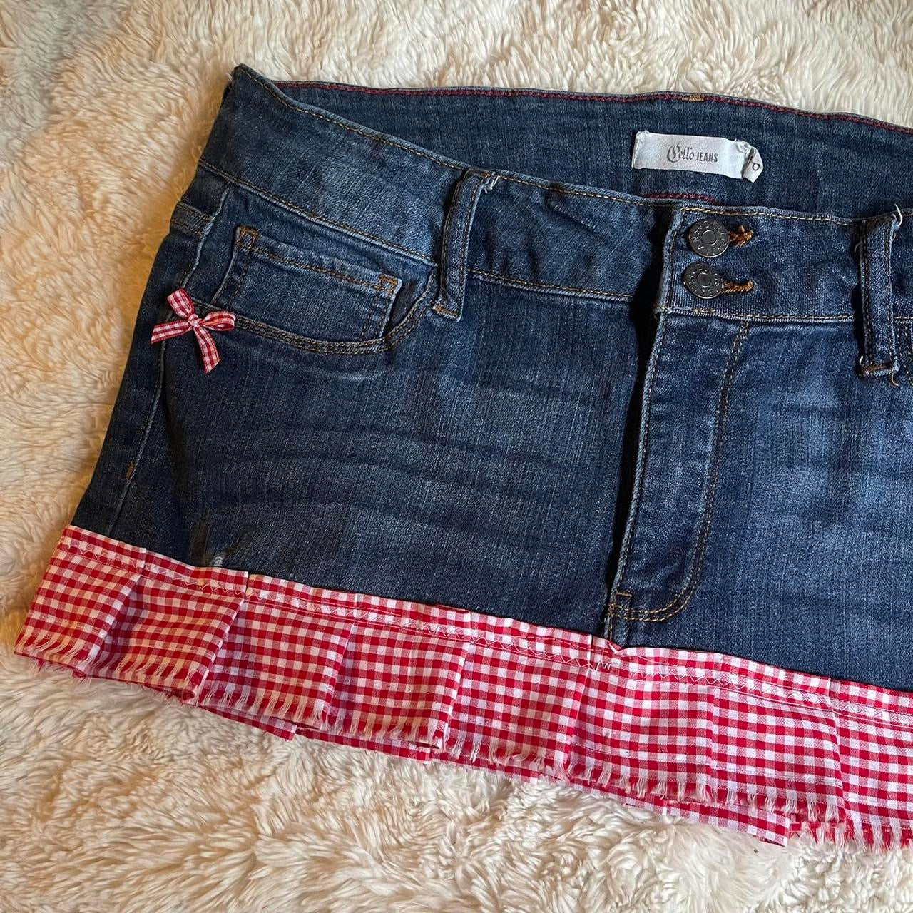 ୨୧ reworked OOAK y2k vintage mini denim skirt with pleats, contrast stitching & bows