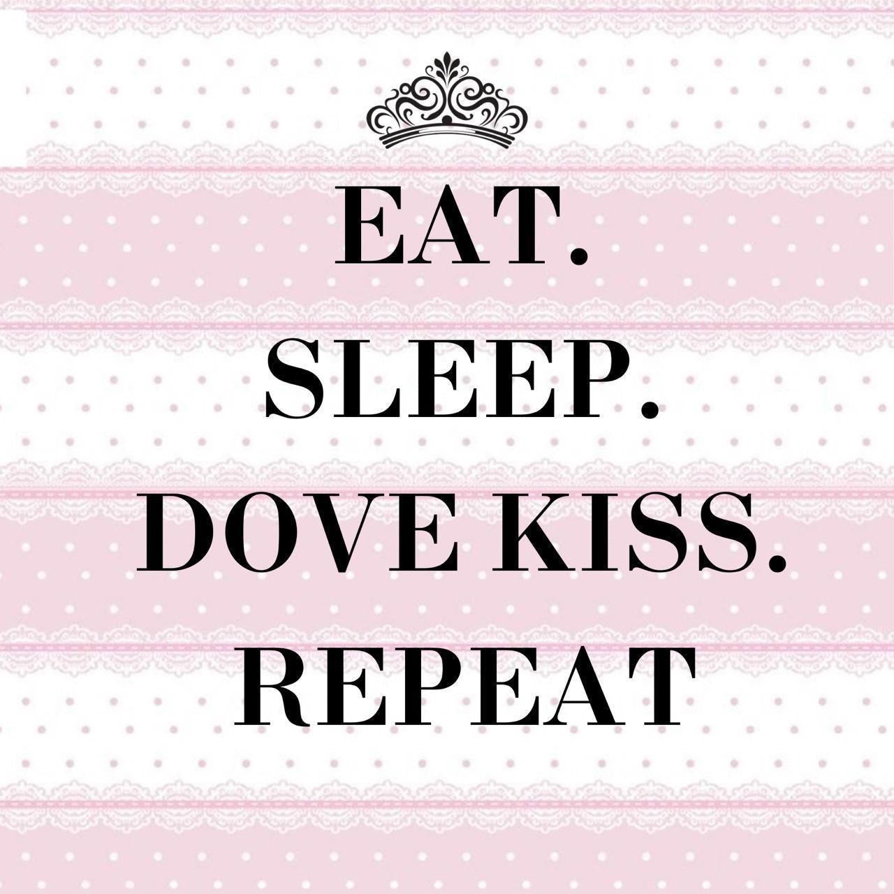 𓏲ּ𝄢 𝐃𝐎𝐕𝐄 𝐊𝐈𝐒𝐒 2000s ‘Musical Moth’ Princess Mini Skirt - SIZE S