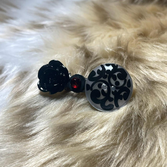 "ETERNAL BLOOM" In Black Mini Hair Clip ୨୧