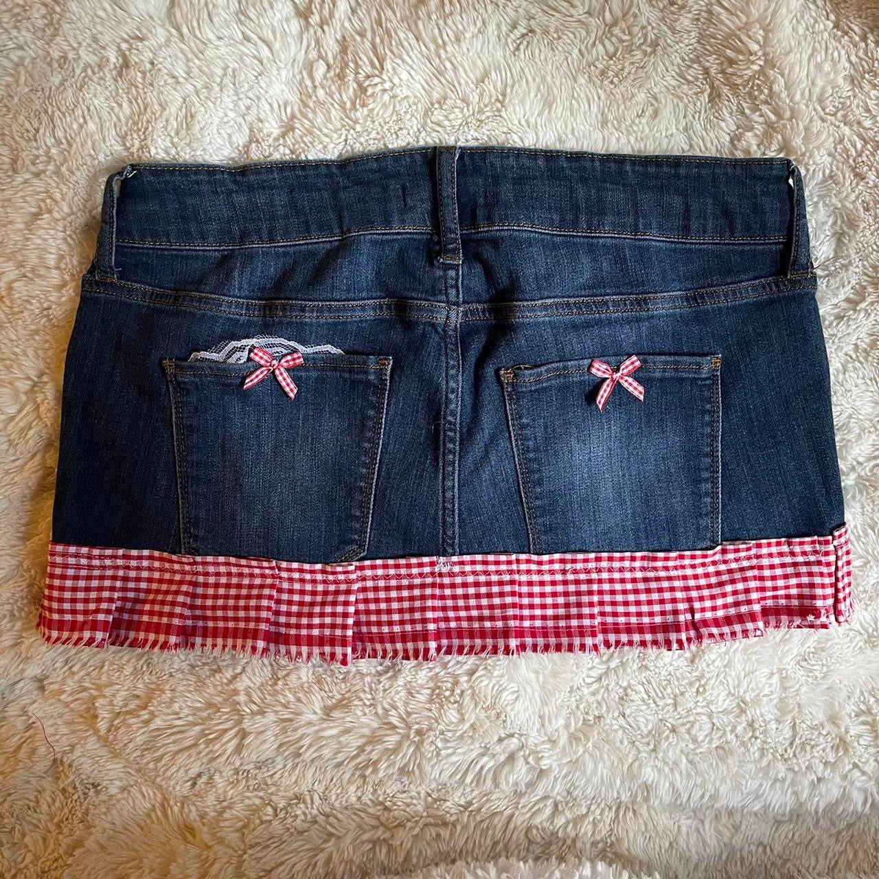 ୨୧ reworked OOAK y2k vintage mini denim skirt with pleats, contrast stitching & bows