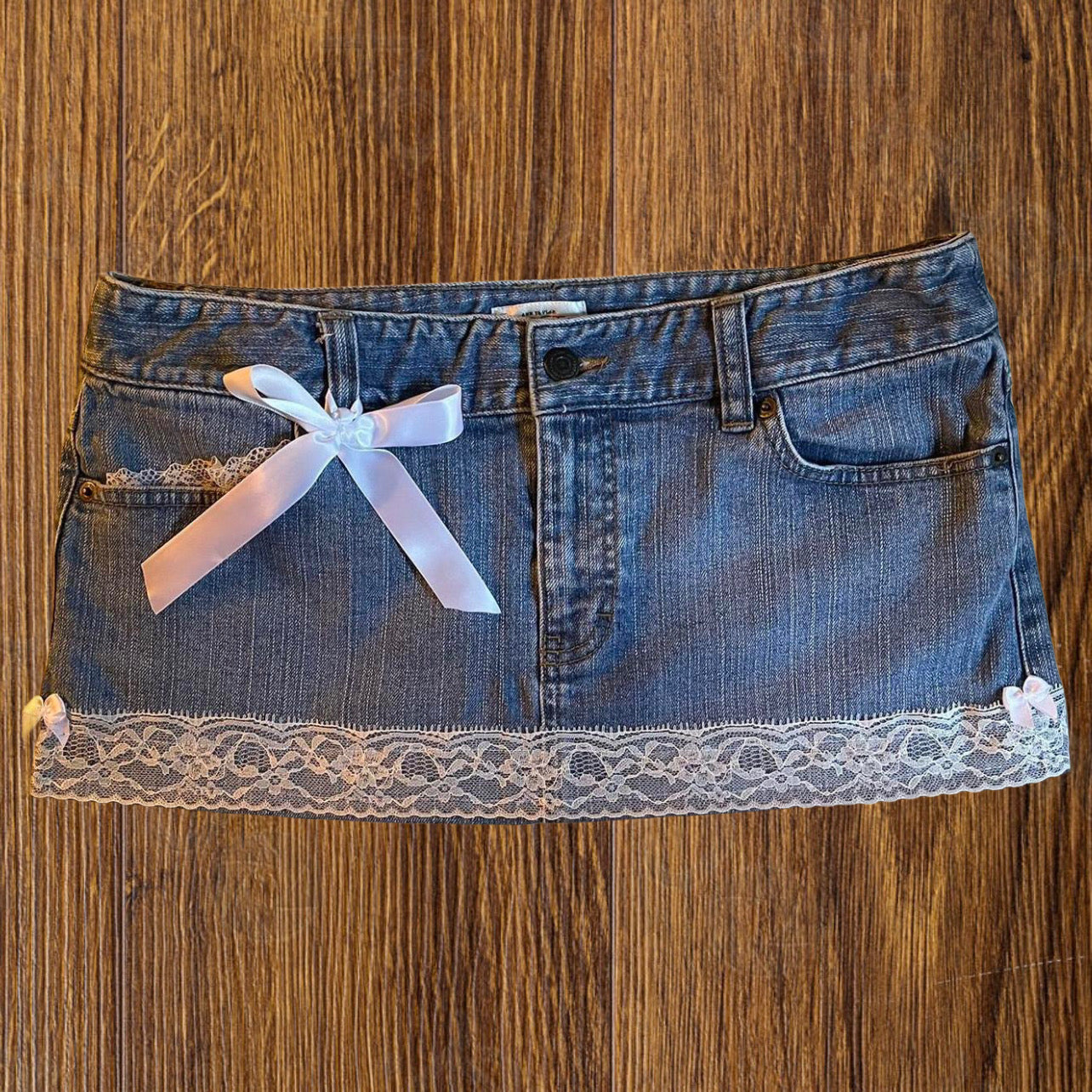 ୨୧ reworked OOAK 2000s extreme denim micro mini skirt with lace trim & white bows