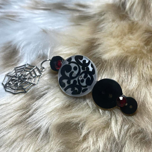 "IN THE WEB" Hair Barrette ୨୧