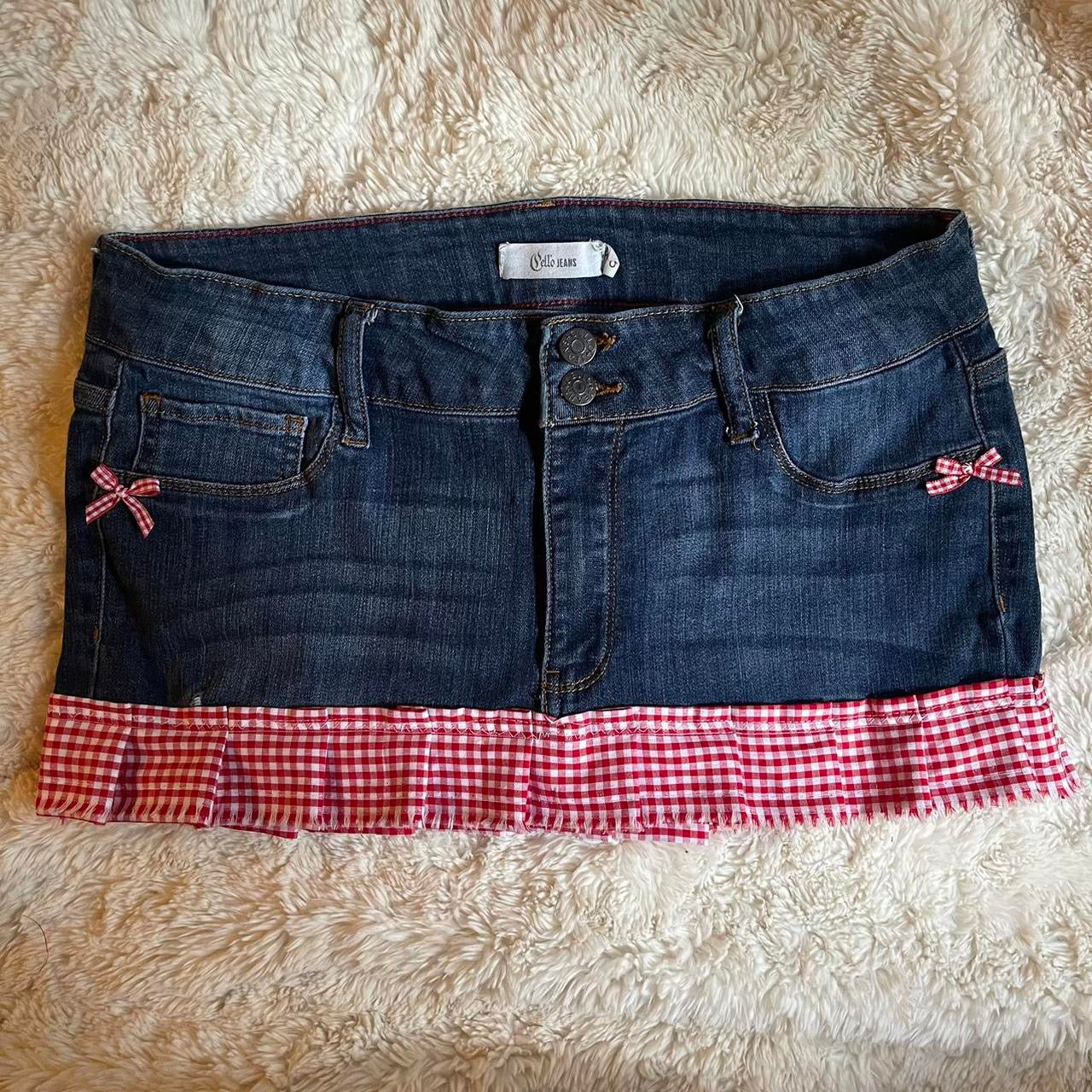 ୨୧ reworked OOAK y2k vintage mini denim skirt with pleats, contrast stitching & bows