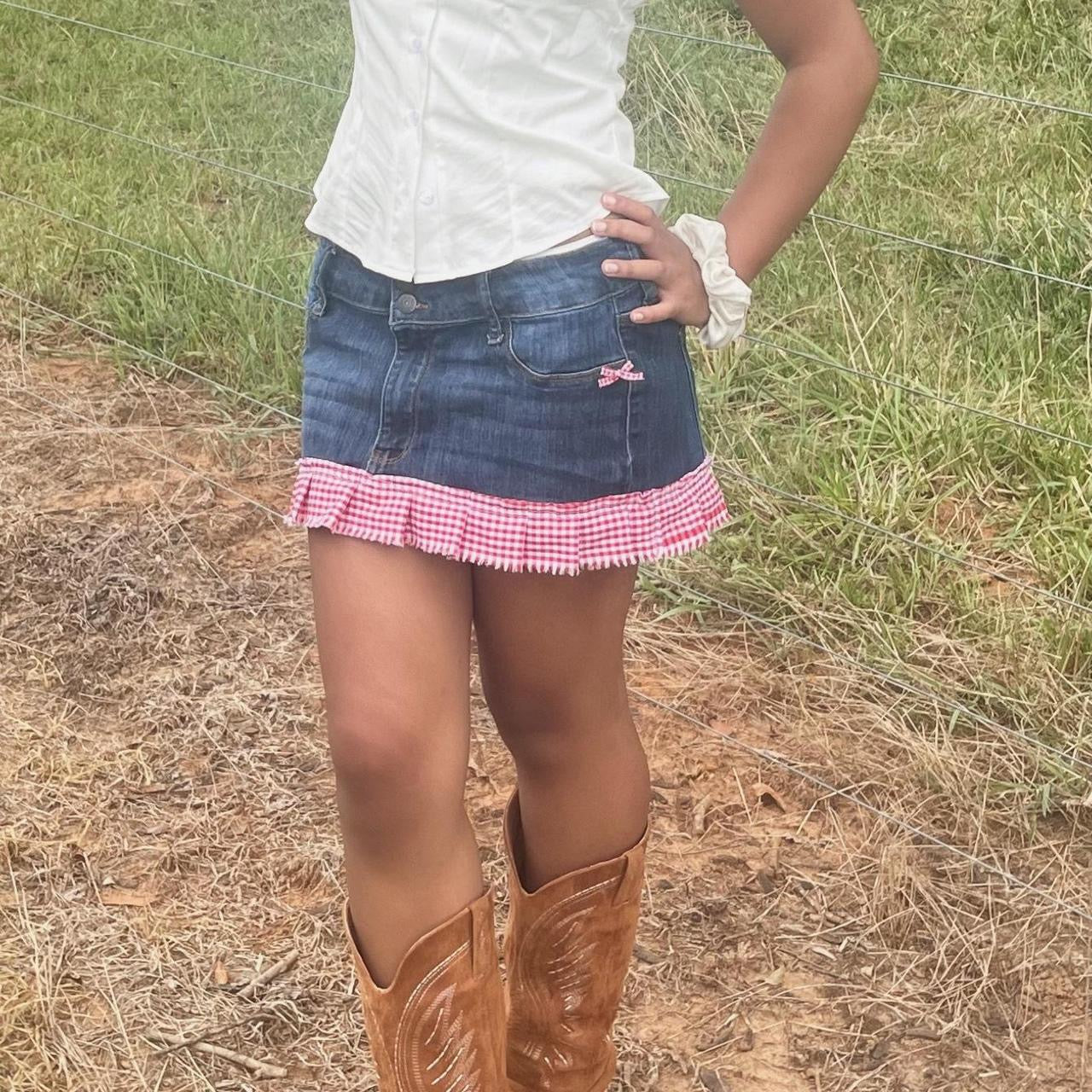 ୨୧ reworked OOAK y2k vintage mini denim skirt with pleats, contrast stitching & bows