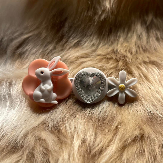 "SPRINGTIME SWEETIE" Mini Hair Clip ୨୧