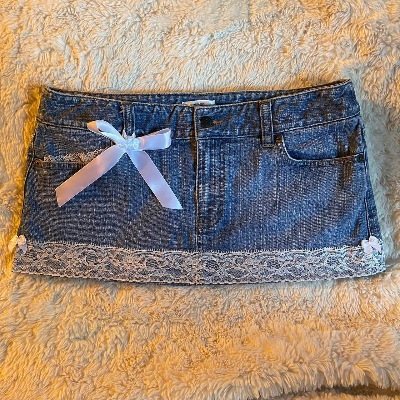 ୨୧ reworked OOAK 2000s extreme denim micro mini skirt with lace trim & white bows