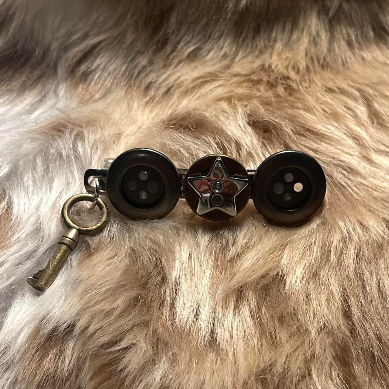 "LUCKY STAR" Hair Barrette ୨୧