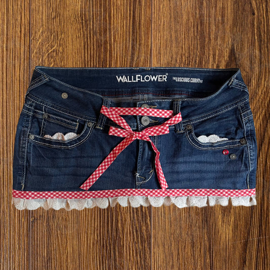 ୨୧ reworked OOAK vintage micro mini denim skirt with lace trim, contrast stitching and bow details