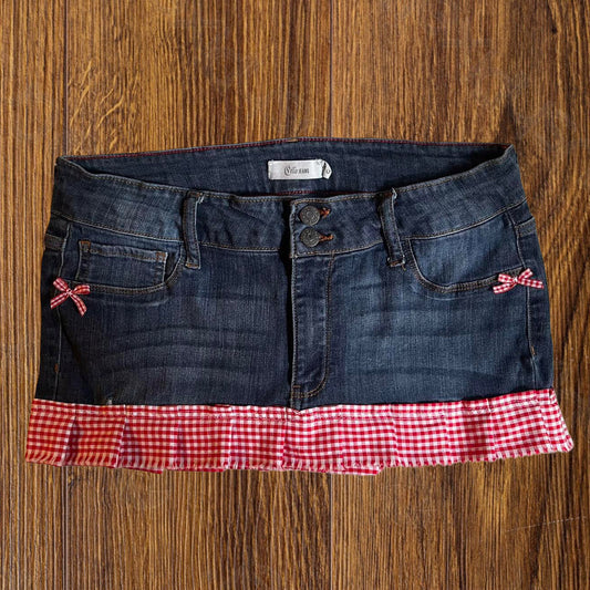 ୨୧ reworked OOAK y2k vintage mini denim skirt with pleats, contrast stitching & bows