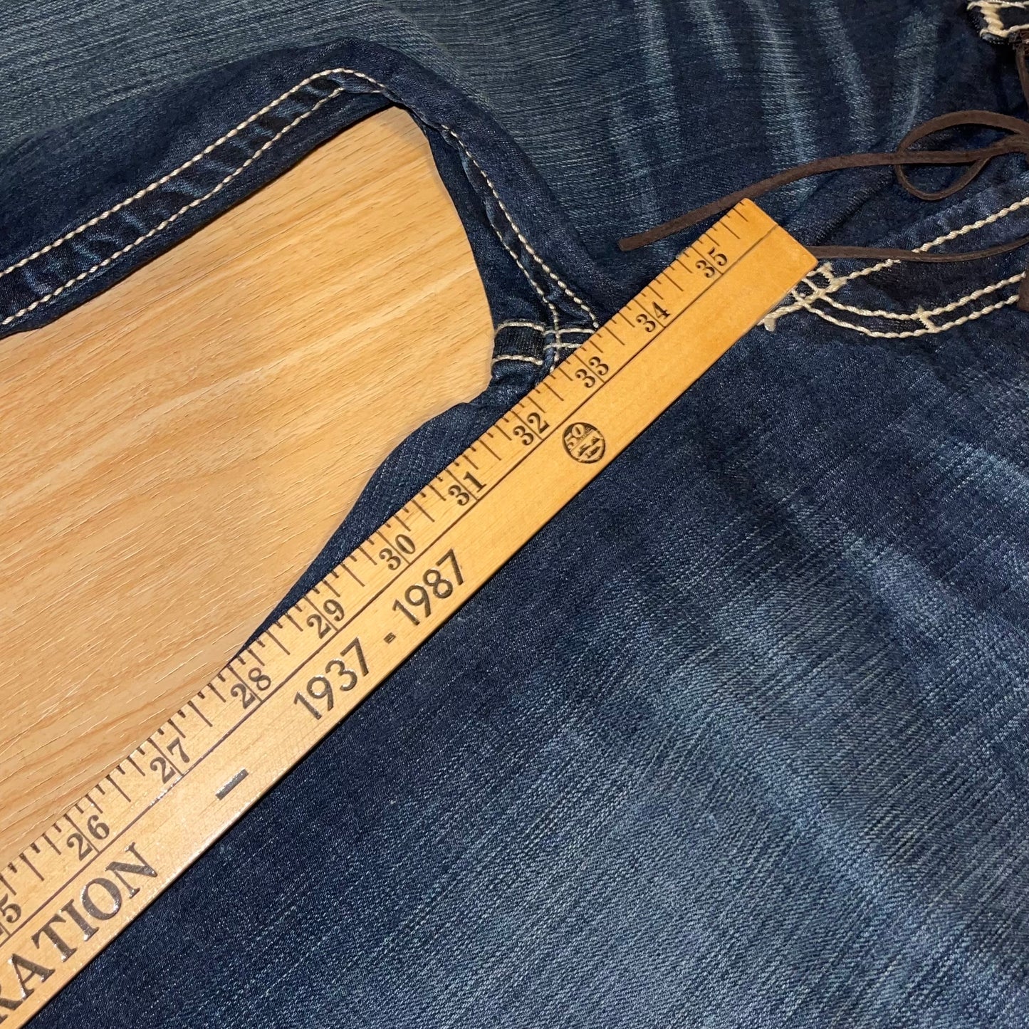 The “SHOWSTOPPER” Diva Faux Fur Trim Jeans - SIZE 26L