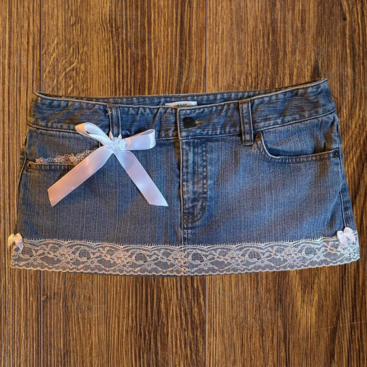 ୨୧ reworked OOAK 2000s extreme denim micro mini skirt with lace trim & white bows