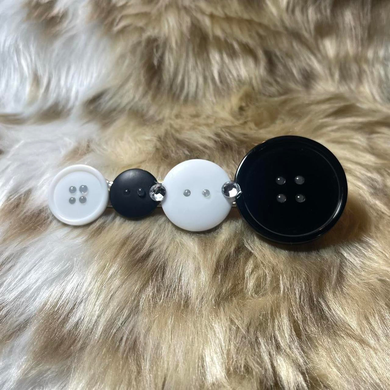 "BUTTON BELLE" Jumbo Hair Clip ୨୧