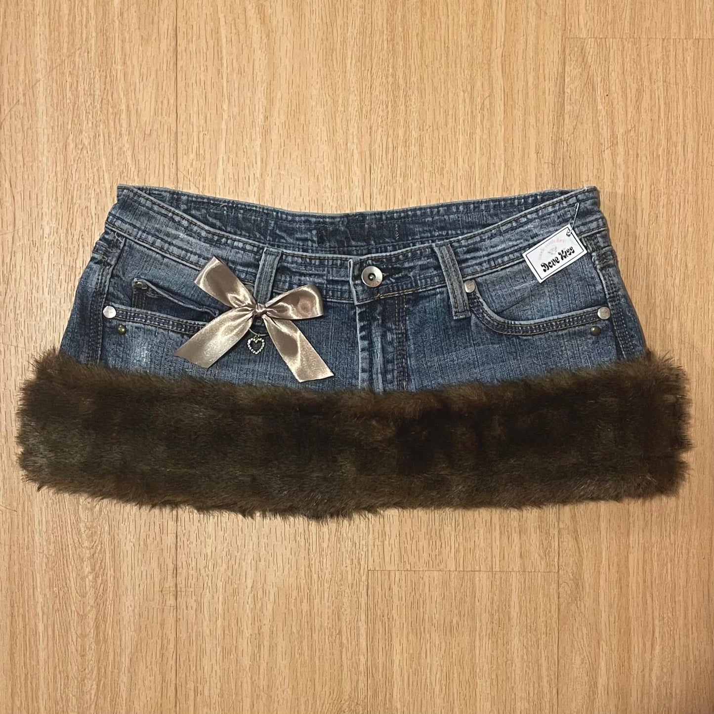 𓏲ּ𝄢 DOVE KISS 2000s grunge princess faux fur trim micro mini skirt