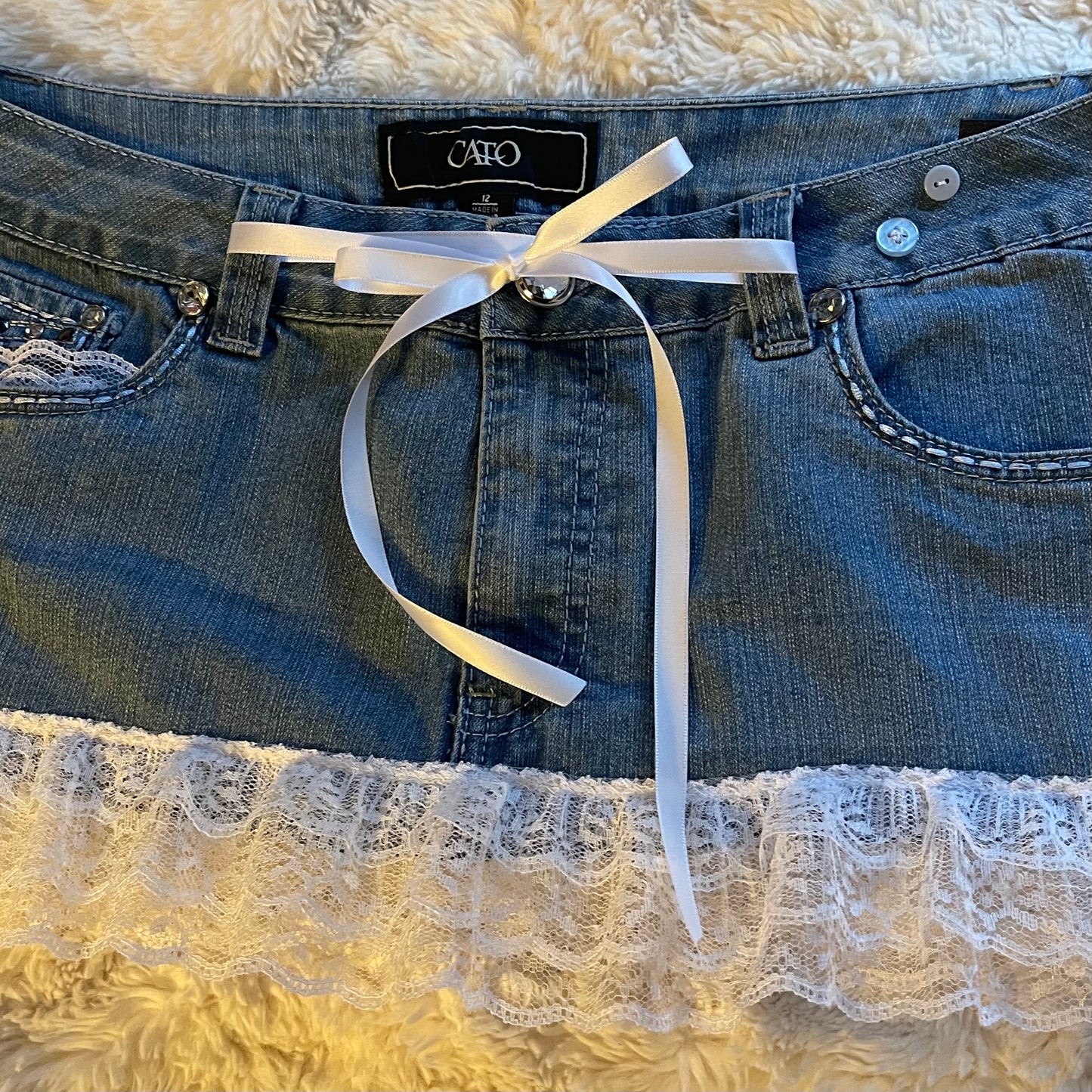୨୧ reworked OOAK 2000s extreme denim micro light wash mini skirt with lace trim & white bows