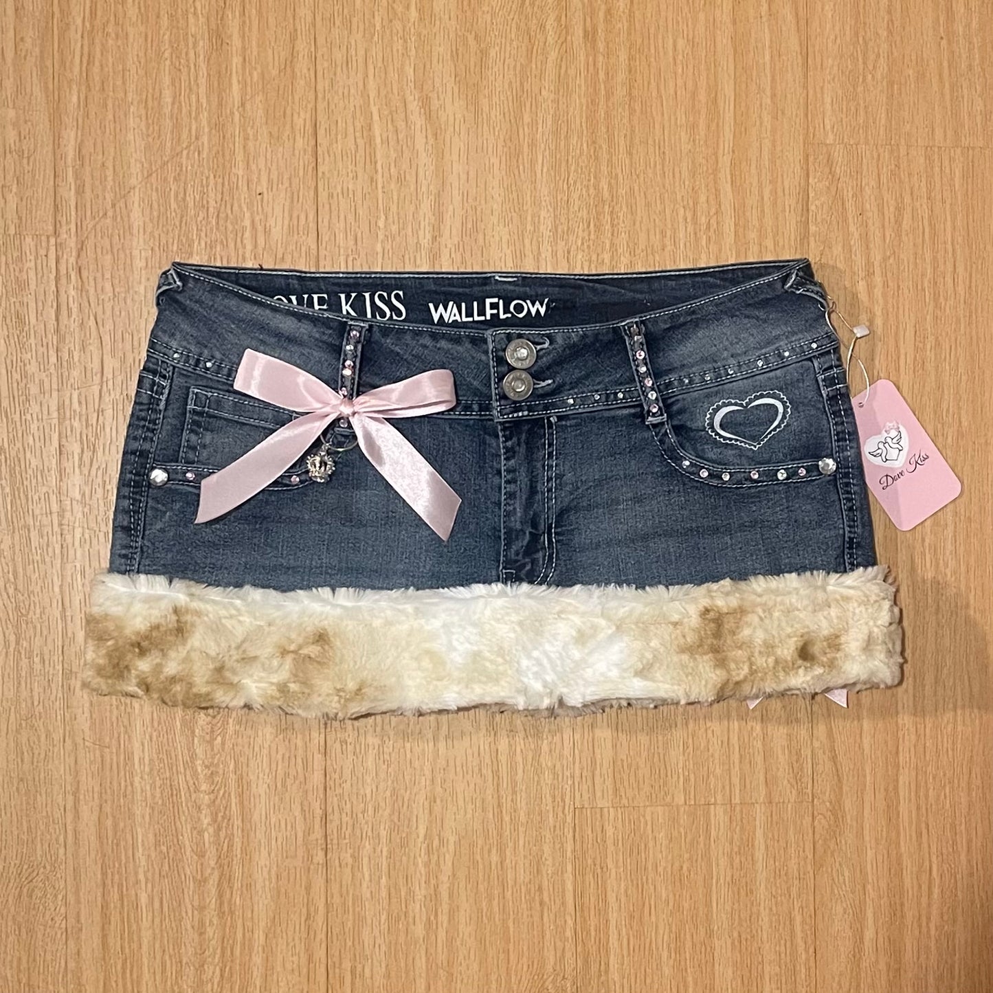 ୨୧ reworked OOAK 2000s ‘Pretty Princess’ by Dove Kiss mini fur trim skirt - SIZE M