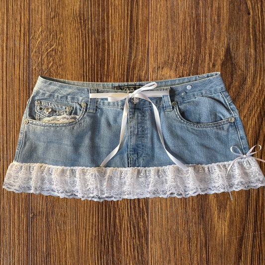 ୨୧ reworked OOAK 2000s extreme denim micro light wash mini skirt with lace trim & white bows