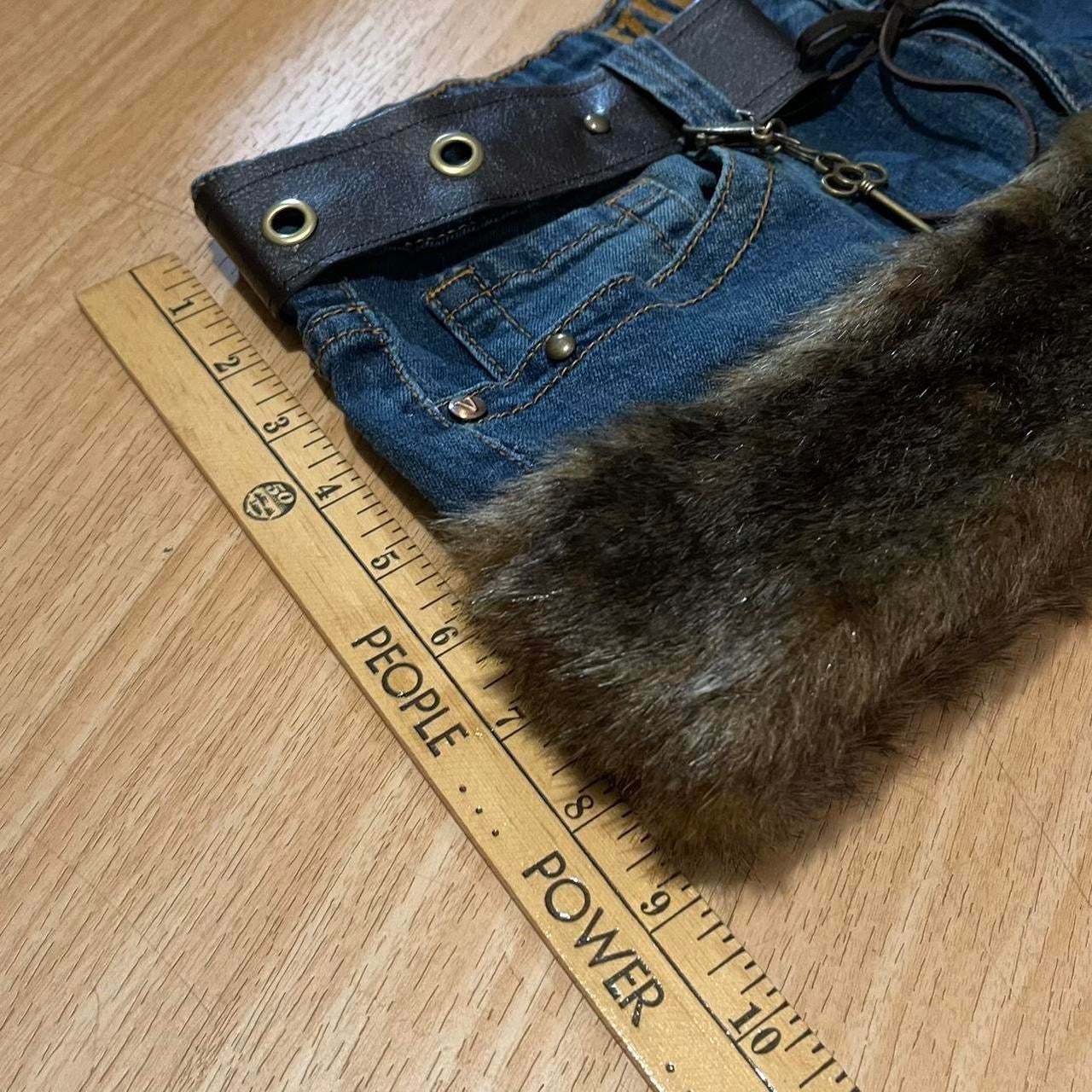 𓏲ּ𝄢 Grunge Faux Fur Trim Micro Mini Skirt - SIZE M