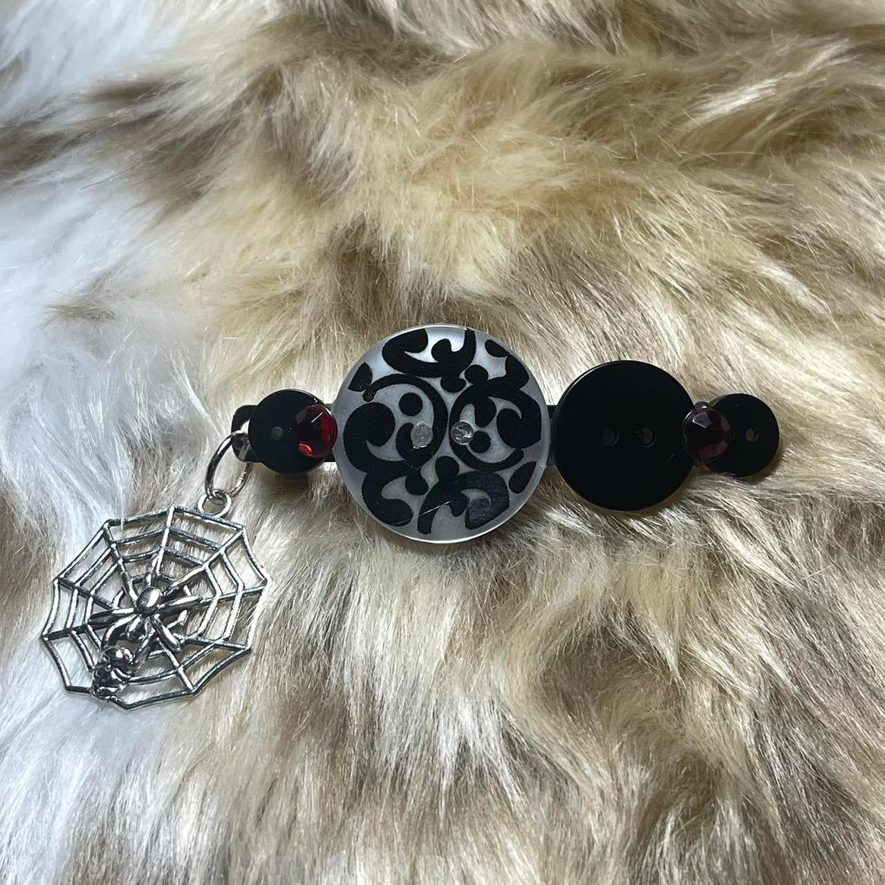 "IN THE WEB" Hair Barrette ୨୧