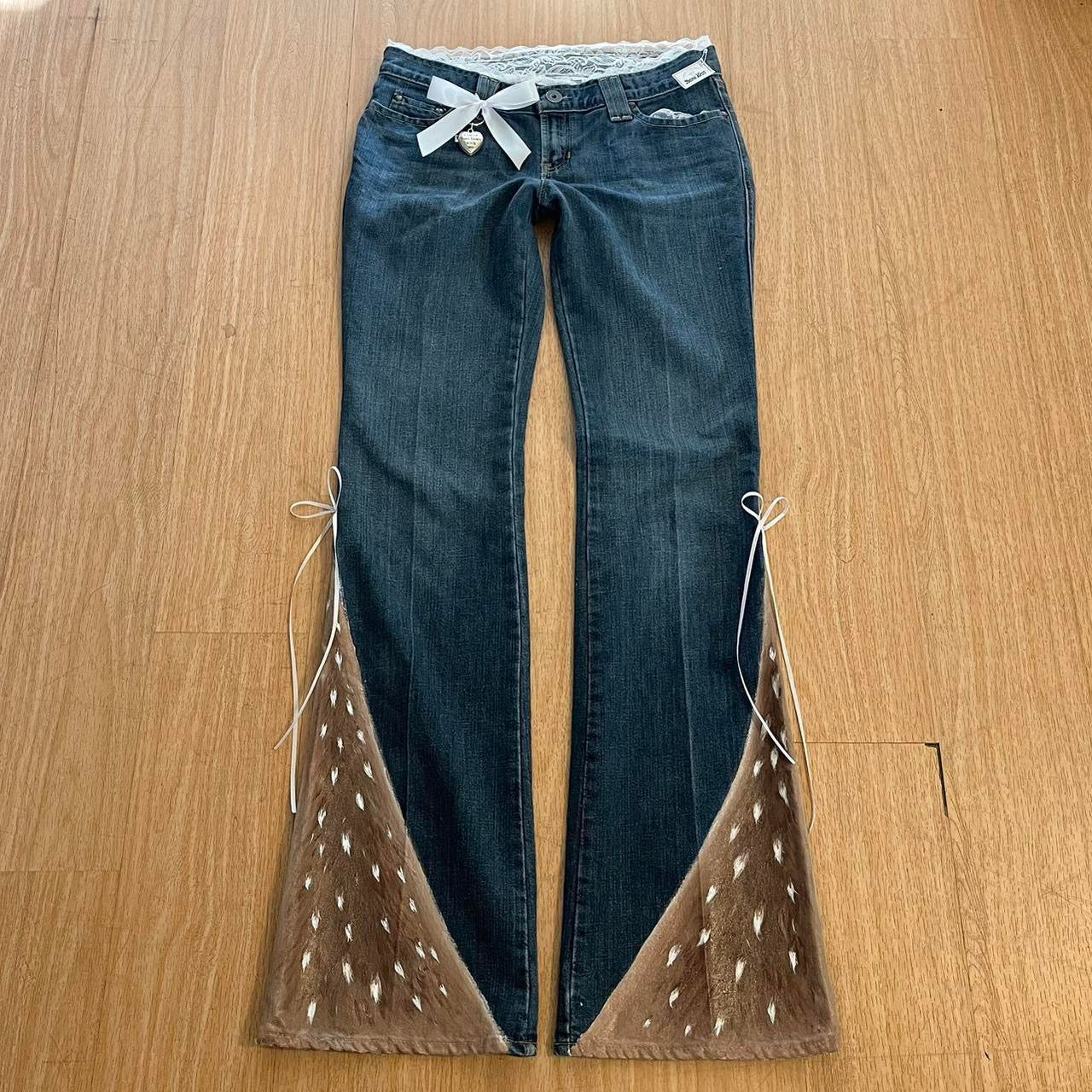 𓏲ּ𝄢 𝐃𝐎𝐕𝐄 𝐊𝐈𝐒𝐒 “doe hearts” 2000s princess ribbon ultra flare jeans