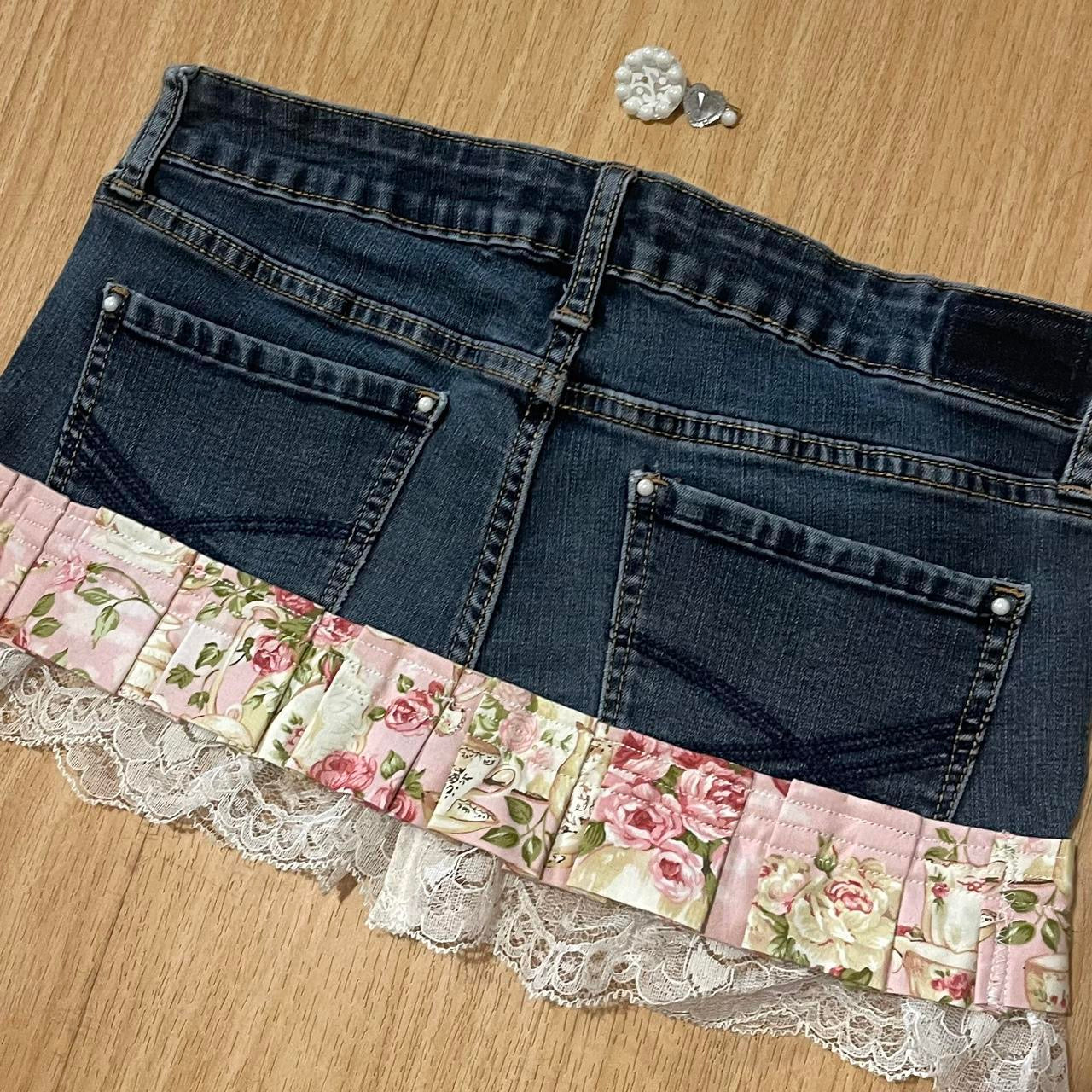 𓏲ּ𝄢 𝐃𝐎𝐕𝐄 𝐊𝐈𝐒𝐒 2000s royal kawaii princess mini denim skirt