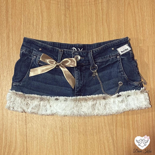 𓏲ּ𝄢 Dove Kiss exclusive 2000s low rise grunge acid wash faux fur trim micro mini skirt
