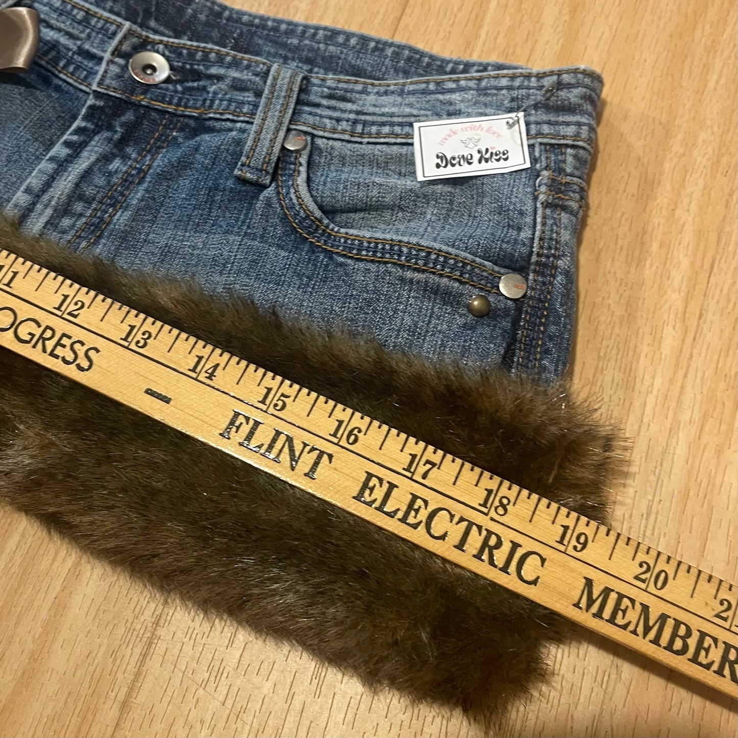 𓏲ּ𝄢 DOVE KISS 2000s grunge princess faux fur trim micro mini skirt