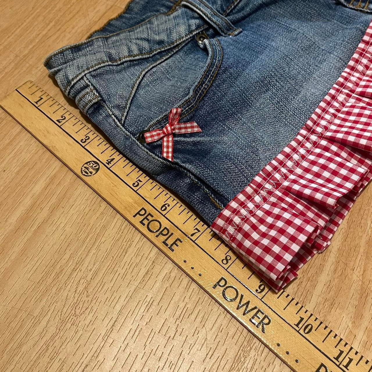 ୨୧ Dove Kiss 2000s ‘apple pie princess’ mini denim skirt with matching hair clip