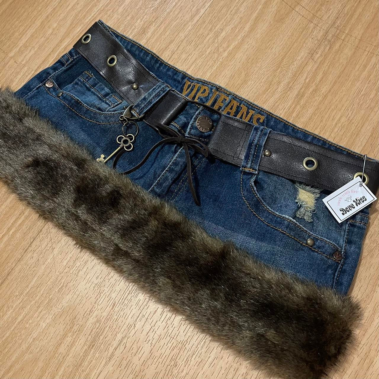 𓏲ּ𝄢 Grunge Faux Fur Trim Micro Mini Skirt - SIZE M