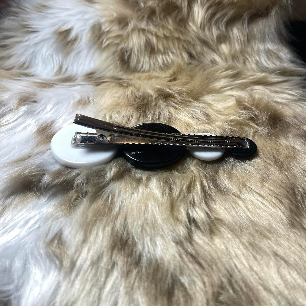 "BUTTON BABE" Jumbo Hair Clip ୨୧