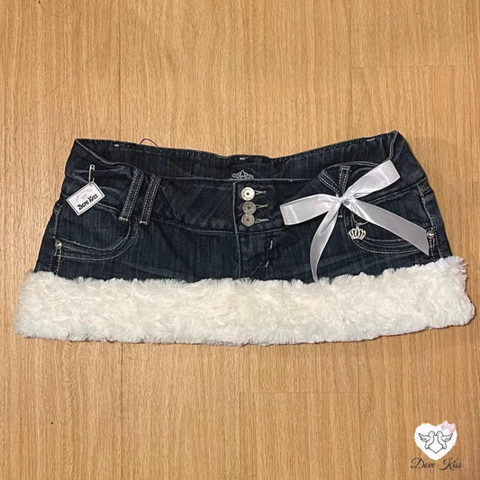 𓏲ּ𝄢 𝐃𝐎𝐕𝐄 𝐊𝐈𝐒𝐒 2000s bunny princess micro mini faux fur trim skirt