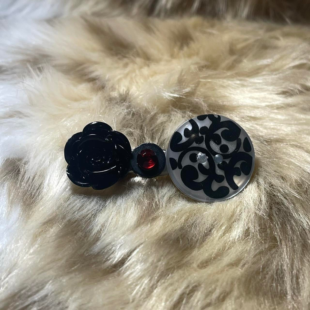 "ETERNAL BLOOM" In Black Mini Hair Clip ୨୧